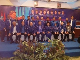 Photo bersama DPD dan DPC Demokrat se Provinsi Jambi dengan SBY dan  pengurus DPP Demokrat di Batam